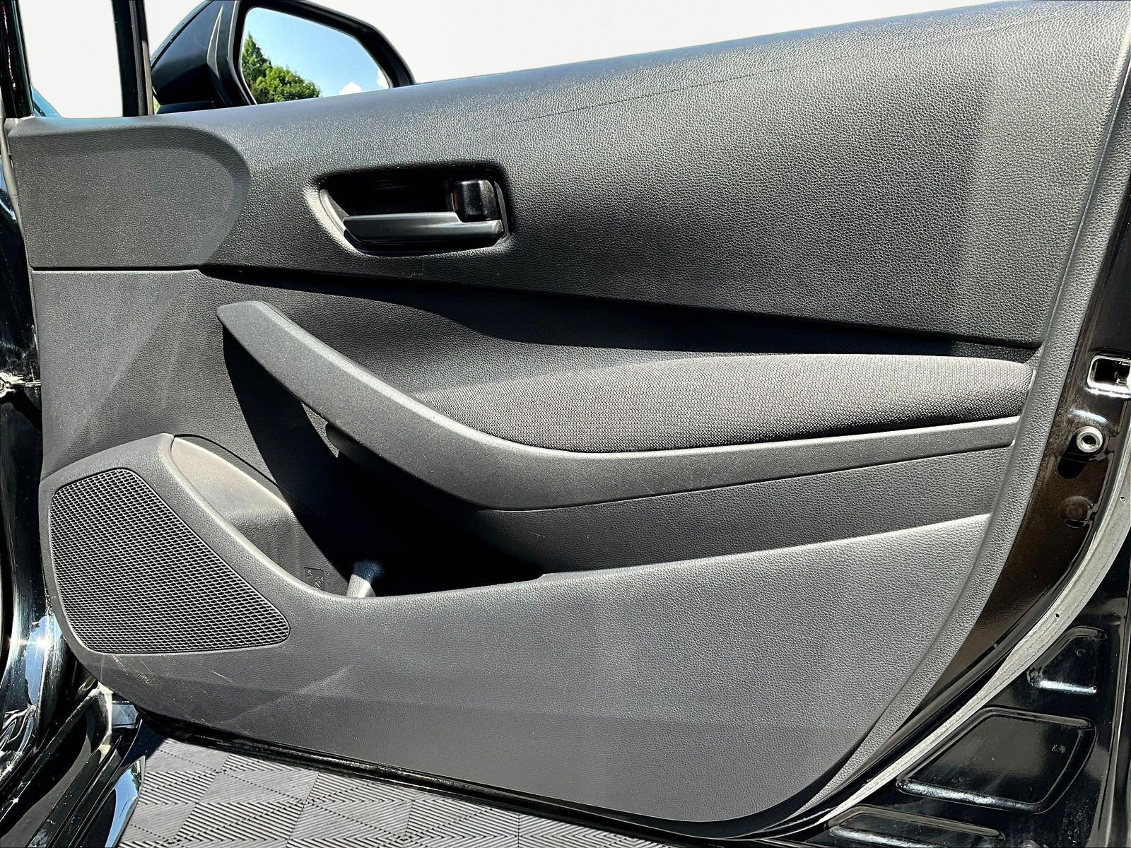 Used 2024 Toyota Corolla LE FWD image 28