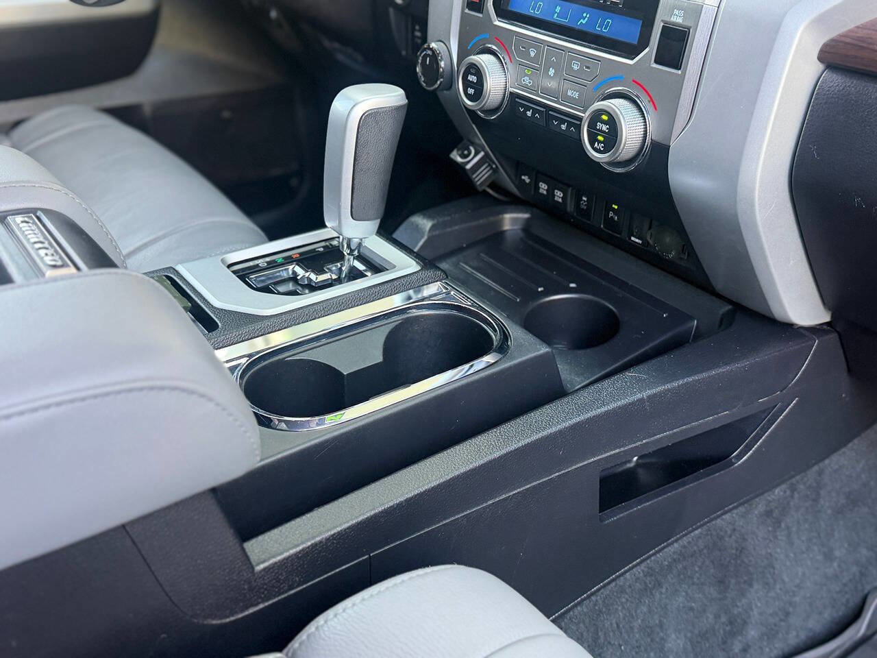 Used 2021 Toyota Tundra Limited w/ Limited Premium Package image 43