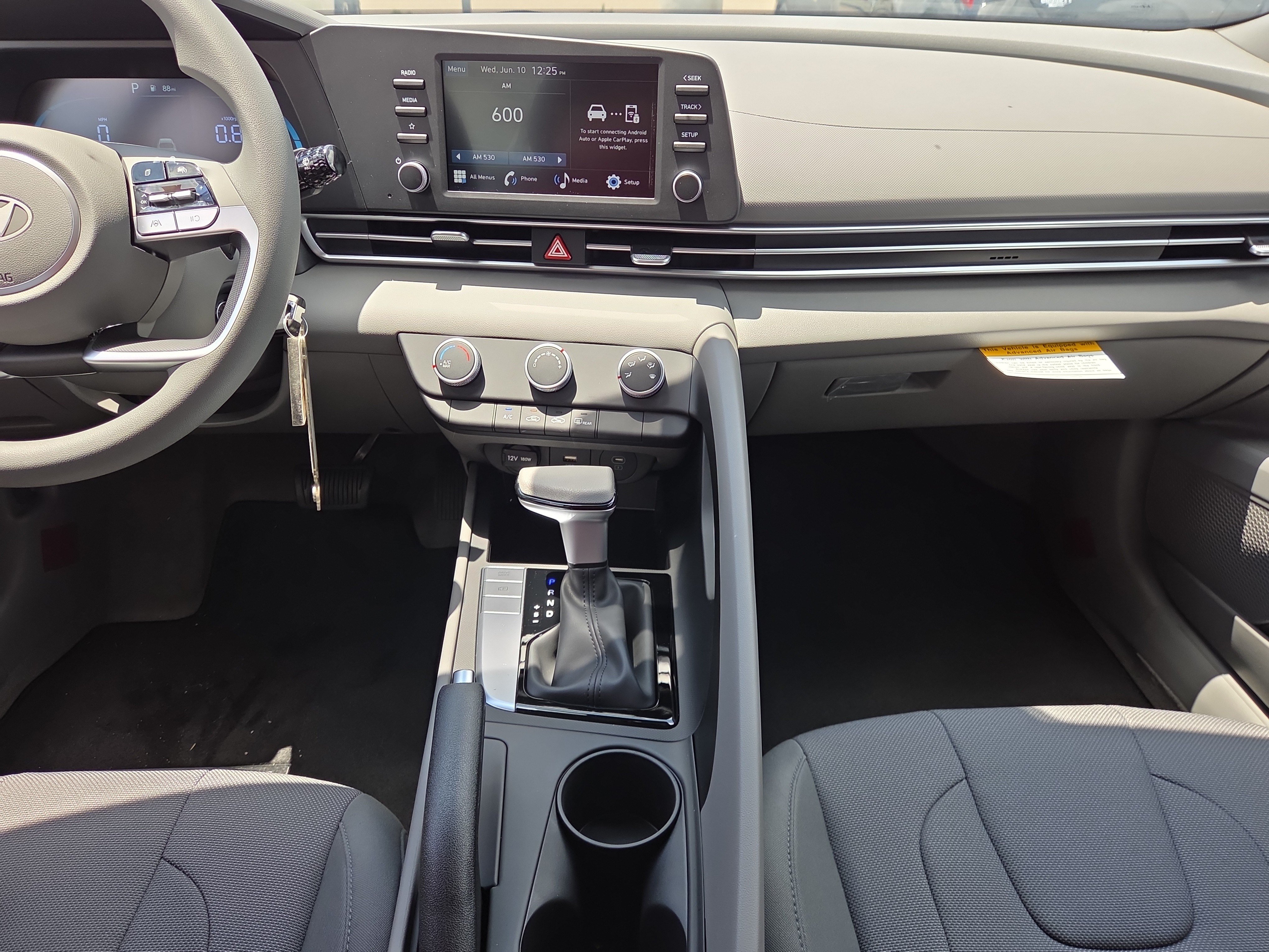 New 2026 Hyundai Elantra SE FWD image 10