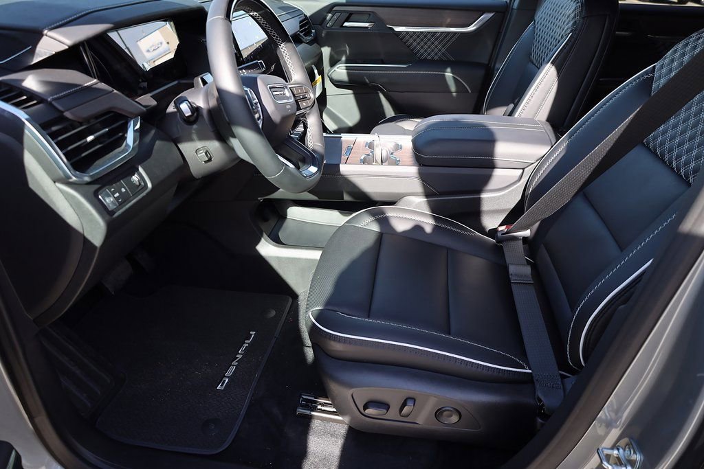 New 2026 GMC Acadia Denali w/ Super Cruise Package image 11