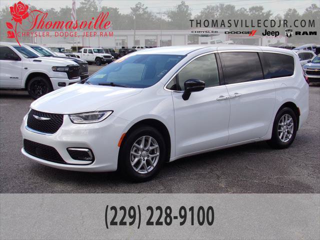 Certified 2026 Chrysler Pacifica Select FWD image 1