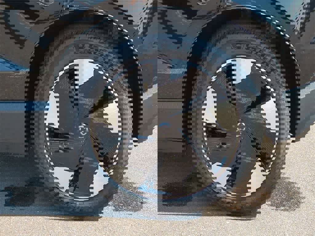 New 2025 Volvo EX30 Plus w/ Protection Package Premier image 12