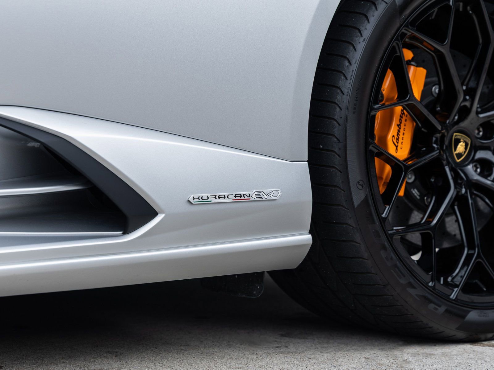 Used 2023 Lamborghini Huracan EVO image 17