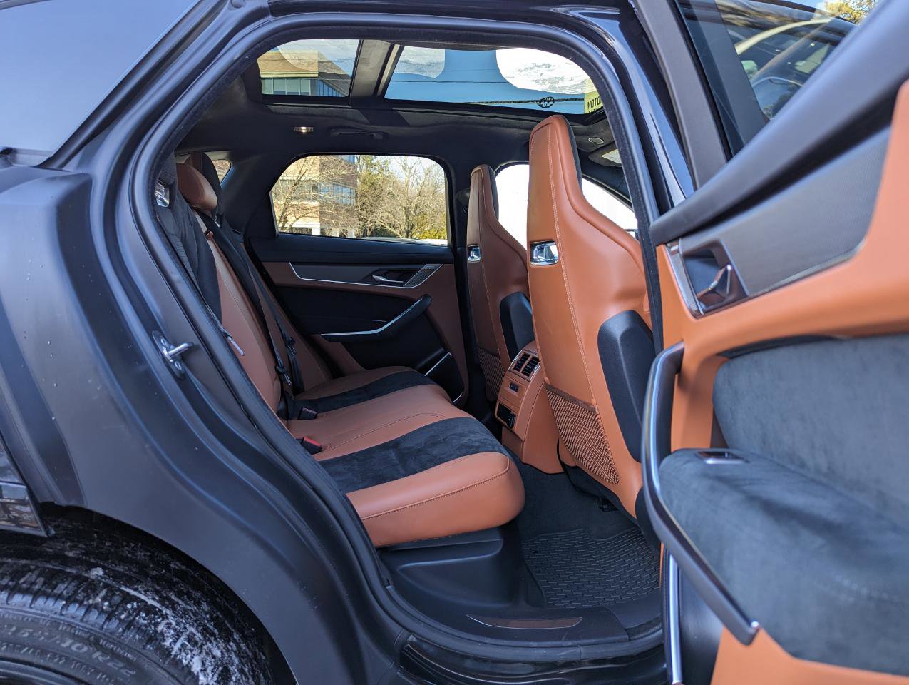 Used 2023 Jaguar F-PACE SVR image 37