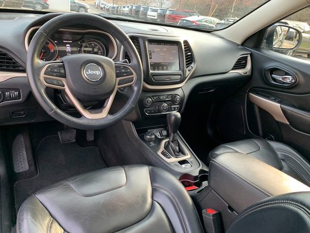 Used 2017 Jeep Cherokee Limited image 18