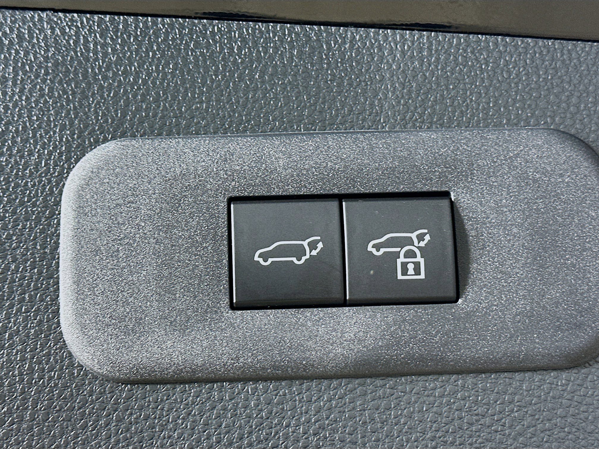 Used 2025 Toyota Crown Signia w/ Advanced Technology Package image 36