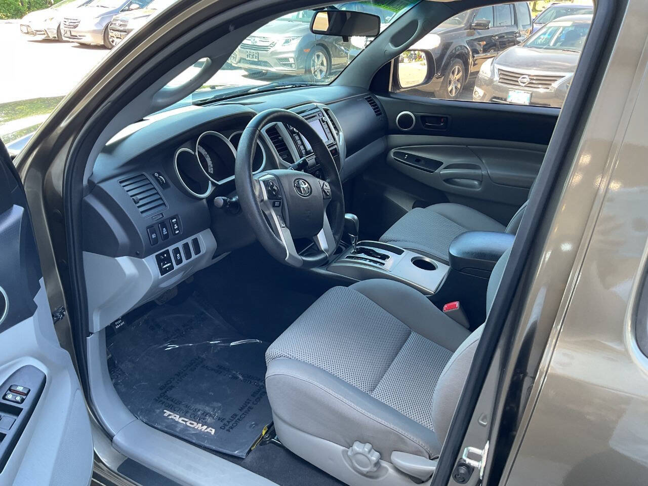 Used 2015 Toyota Tacoma PreRunner w/ TRD Off-Road Package RWD image 14