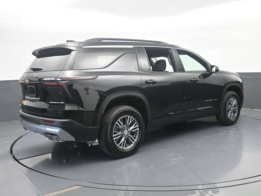 Used 2026 Chevrolet Traverse LT FWD image 6