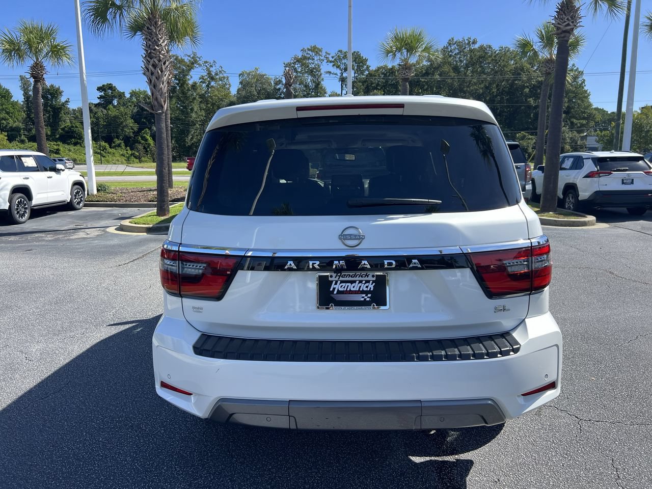 Used 2023 Nissan Armada SL w/ Captain's Chairs Package AWD/4WD image 9