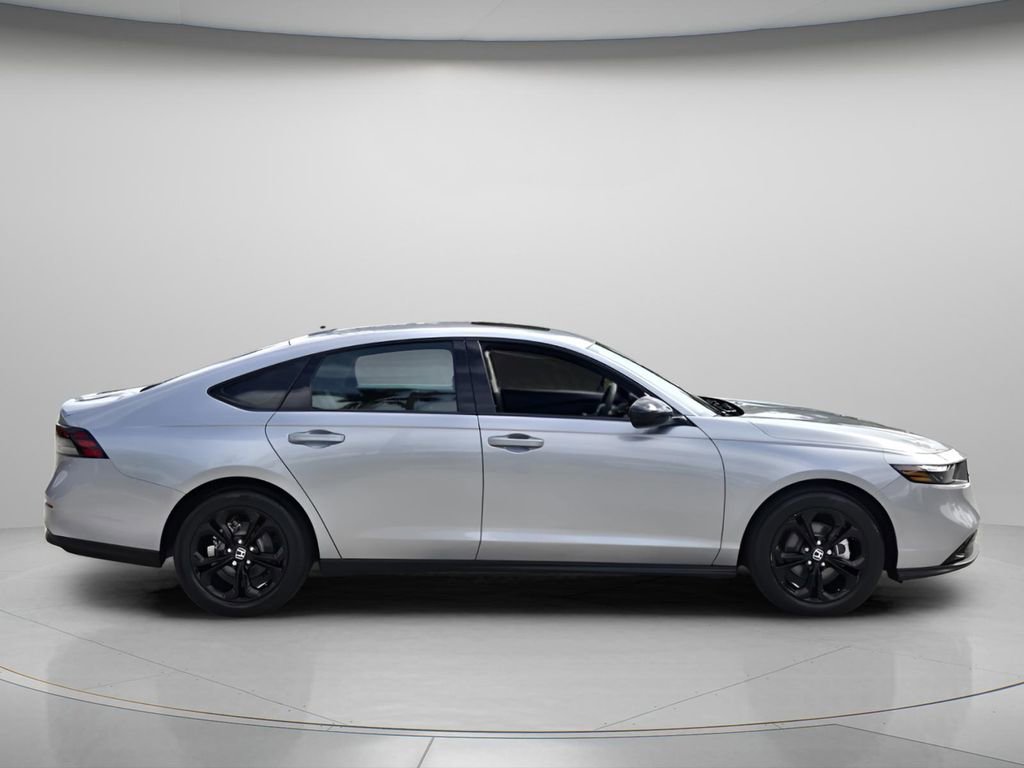 Used 2025 Honda Accord SE image 3
