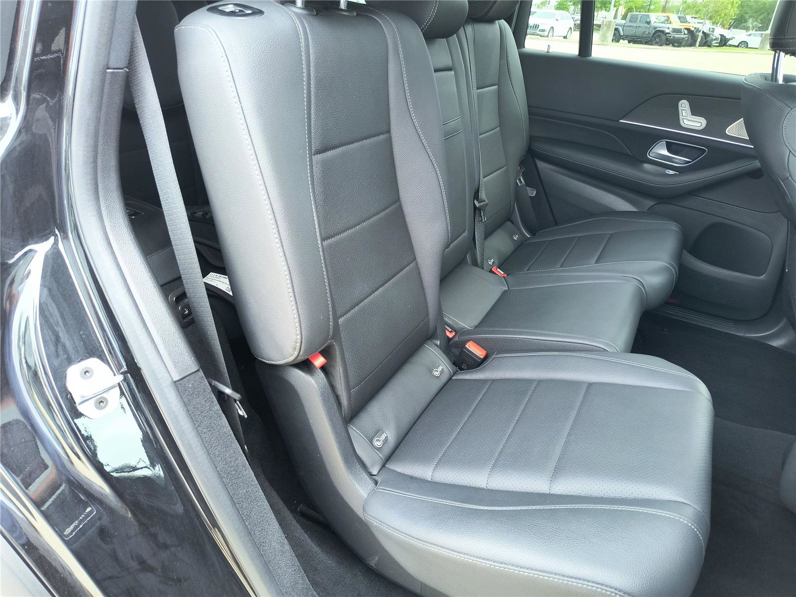 Used 2025 Mercedes-Benz GLS 450 4MATIC image 27