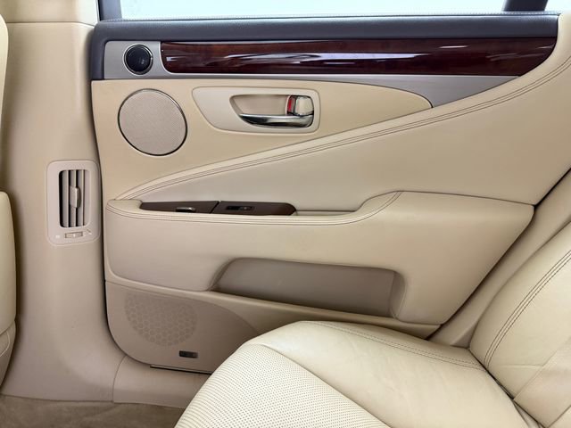 Used 2015 Lexus LS 460 AWD w/ Comfort Package image 34