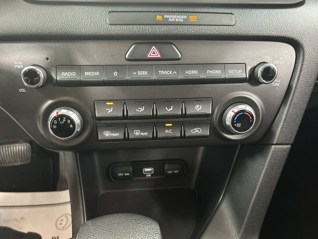 Used 2020 Kia Sportage LX AWD/4WD image 16