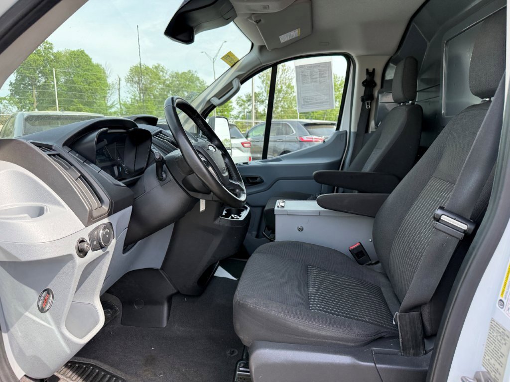 Used 2019 Ford Transit 250 130 Low Roof RWD image 15
