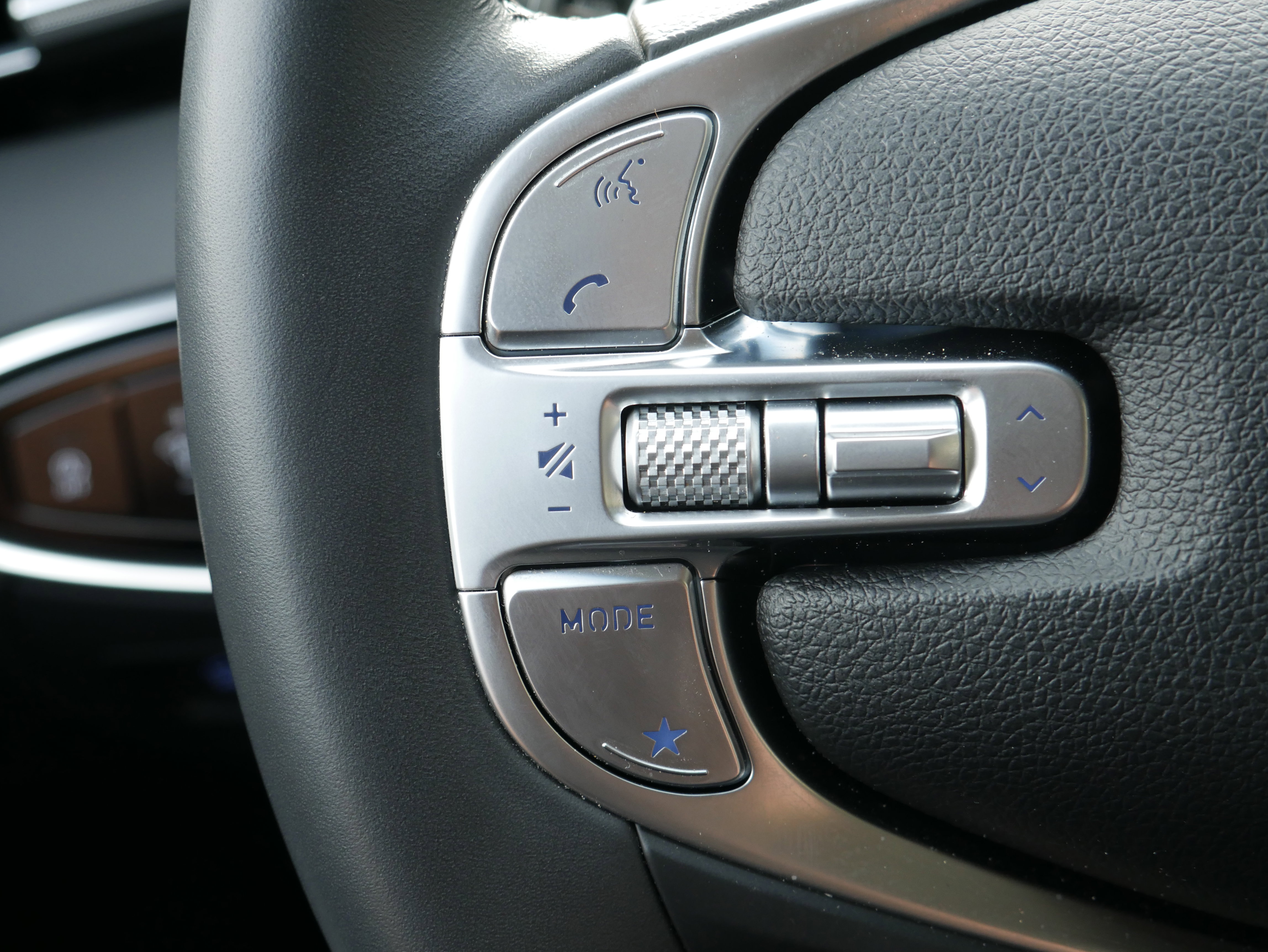 Certified 2025 Genesis GV70 2.5T image 23