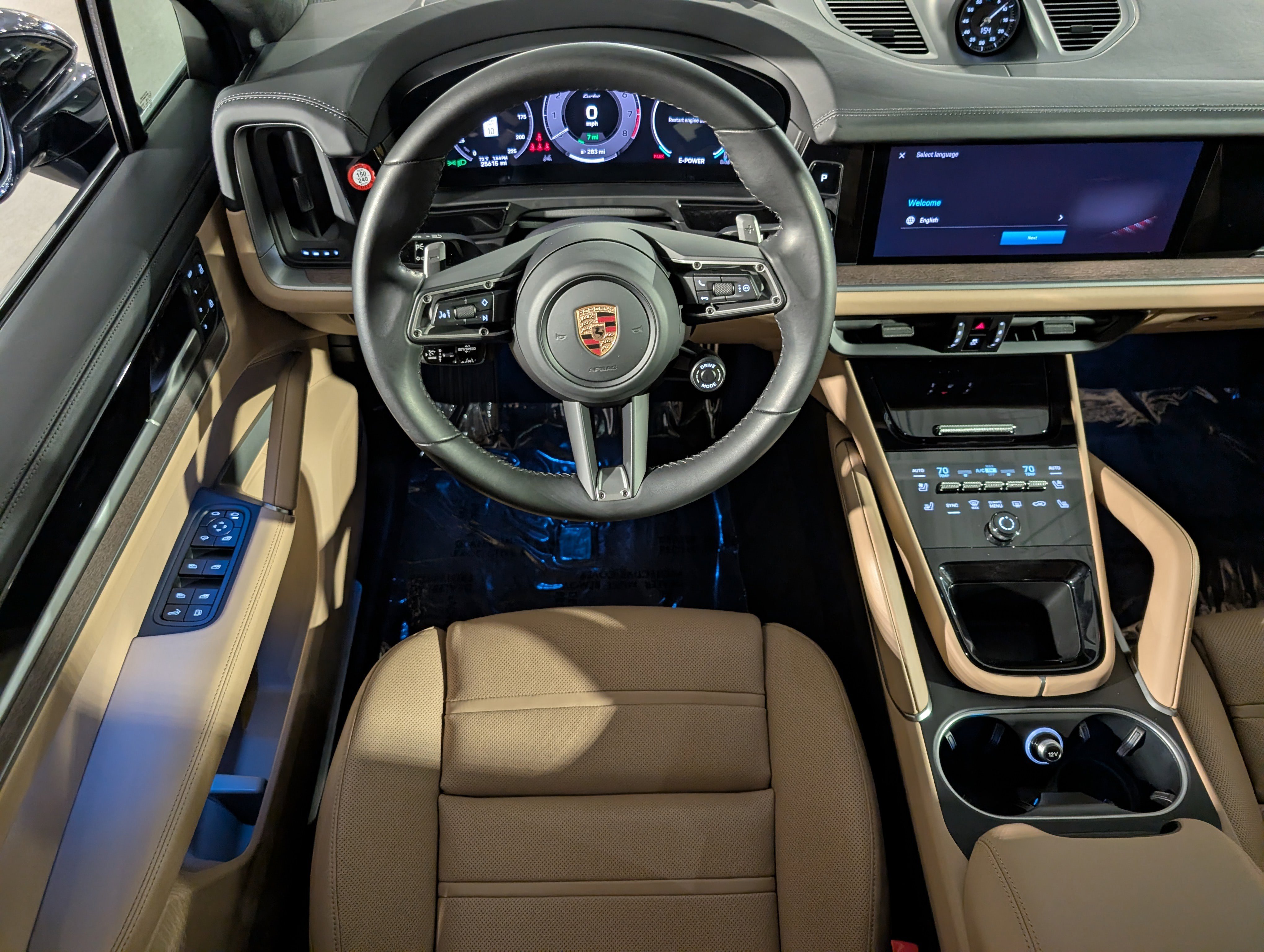 Certified 2024 Porsche Cayenne Turbo AWD/4WD image 6