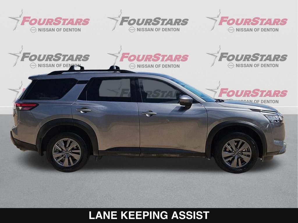 Used 2022 Nissan Pathfinder SV FWD image 3