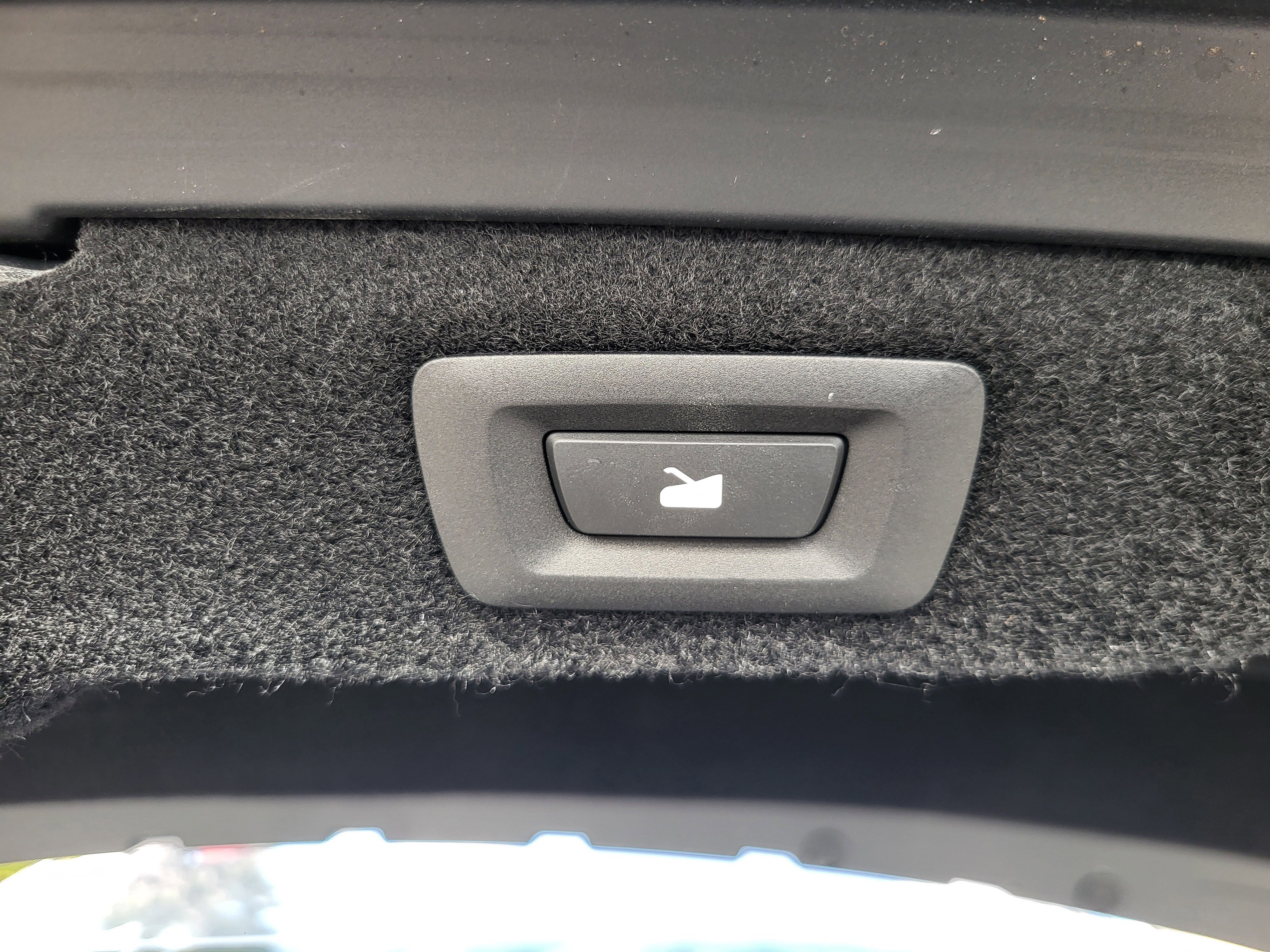 Used 2025 Lucid Air Pure image 26