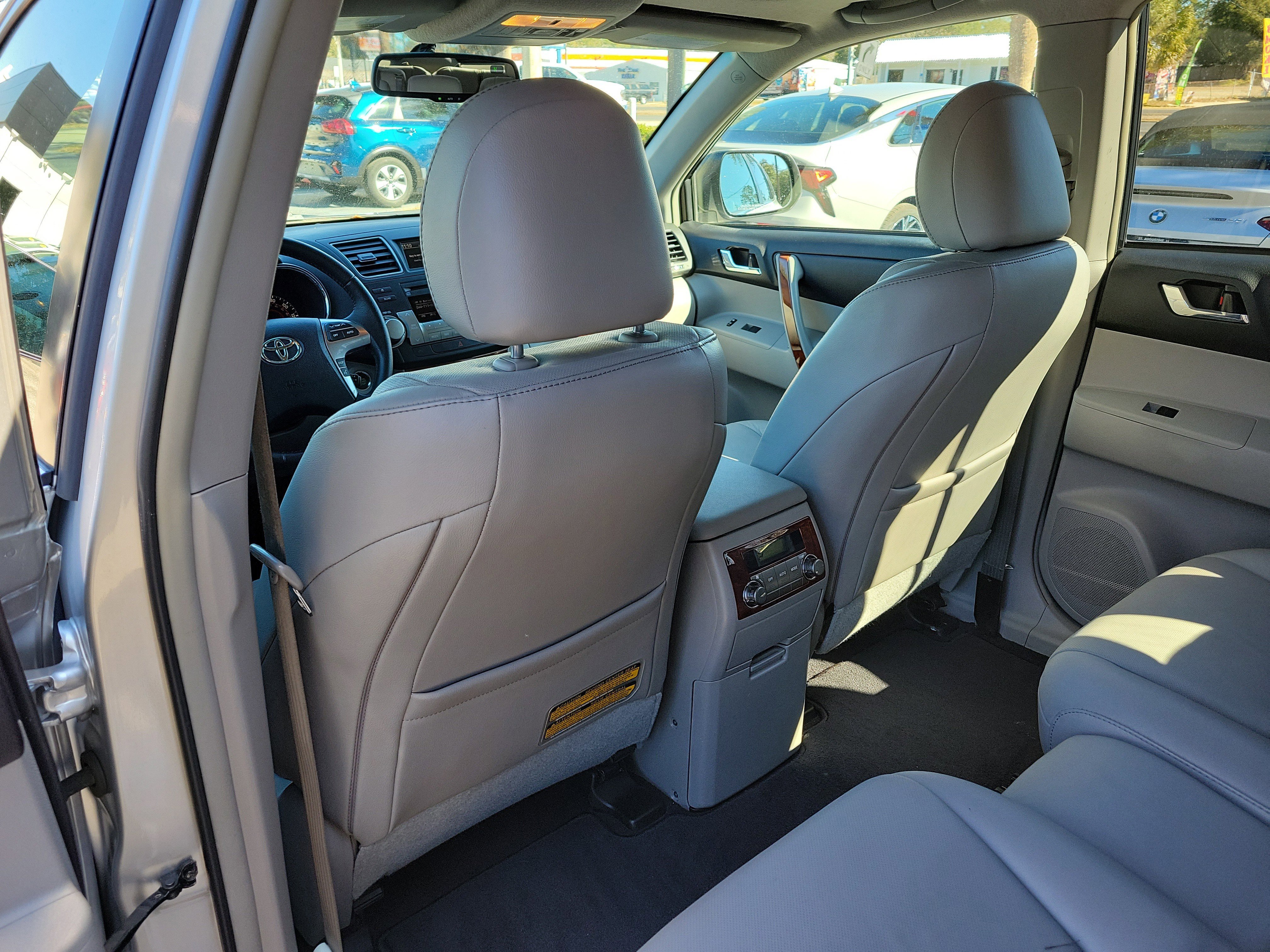 Used 2011 Toyota Highlander Limited image 16