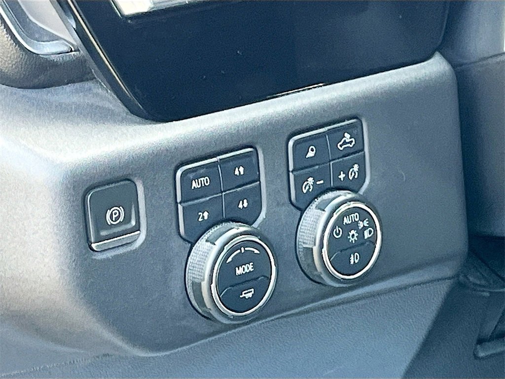 Used 2024 Chevrolet Silverado 1500 LT Trail Boss w/ Convenience Package II image 10