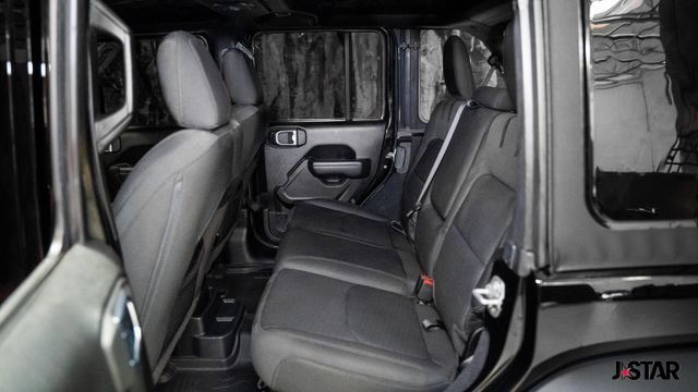 Used 2023 Jeep Wrangler Unlimited w/ Cold Weather Group AWD/4WD image 7