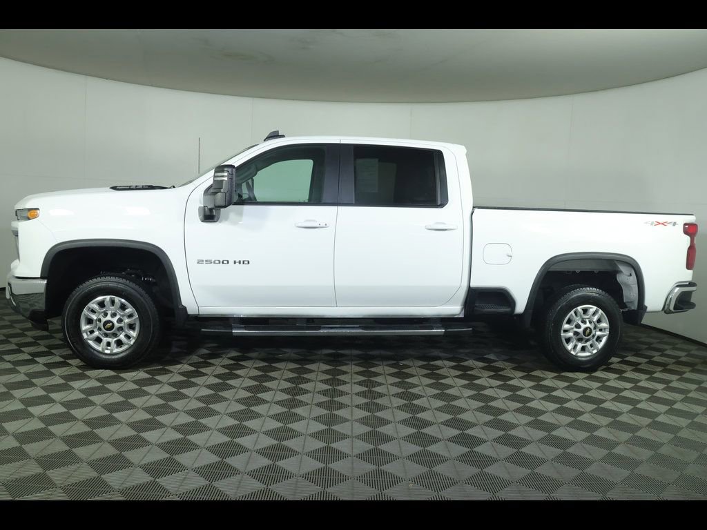 Used 2024 Chevrolet Silverado 2500 LT AWD/4WD image 13
