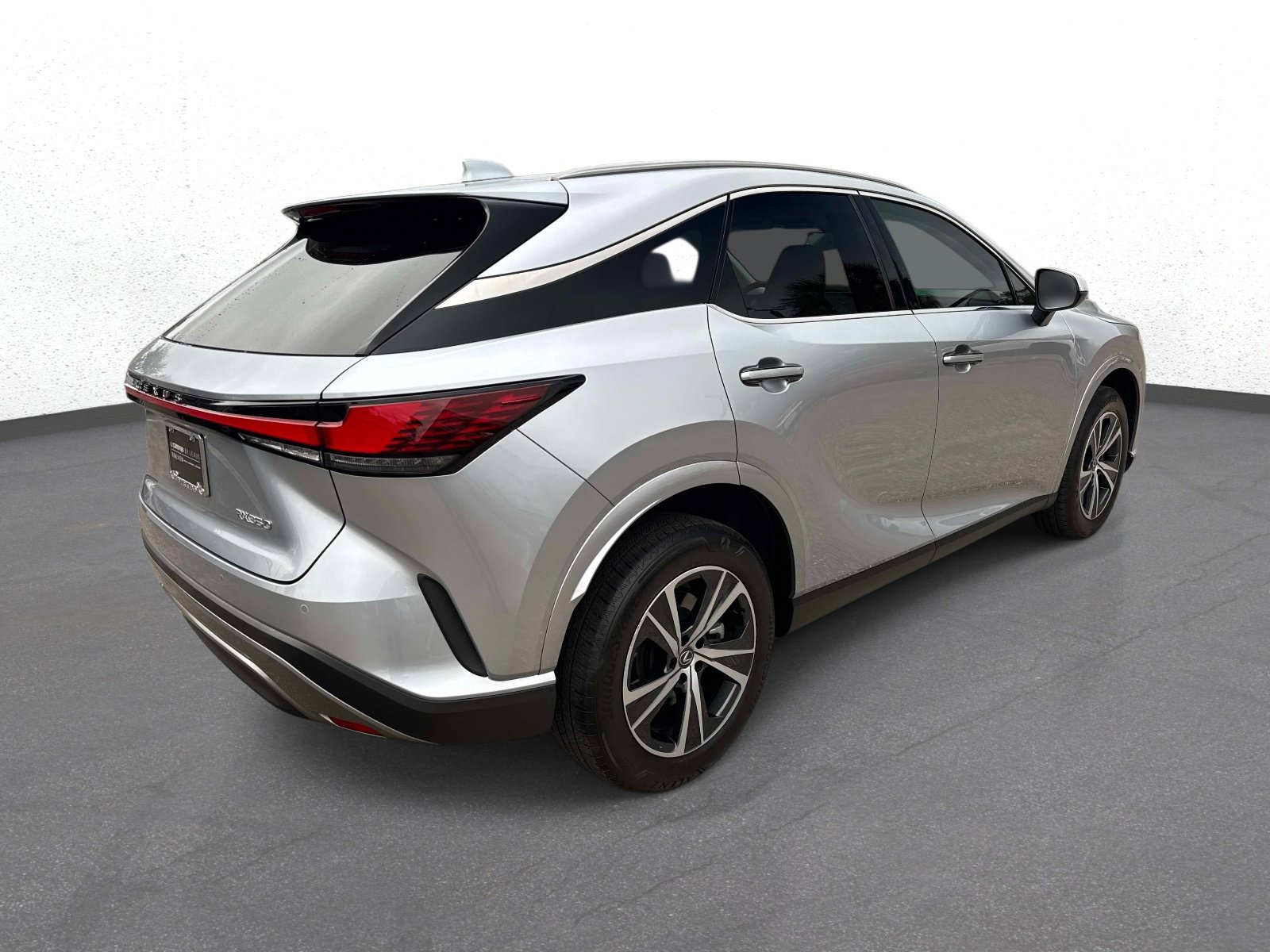 Used 2023 Lexus RX 350 Premium w/ Accessory Package (Z1) FWD image 3