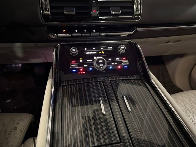 Certified 2024 Lincoln Navigator Black Label image 21