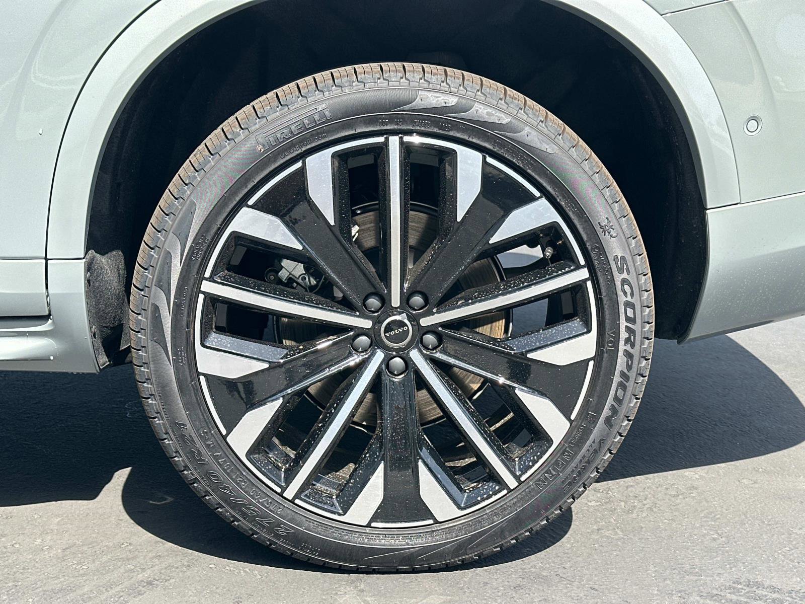 New 2026 Volvo XC90 T8 Plus image 24