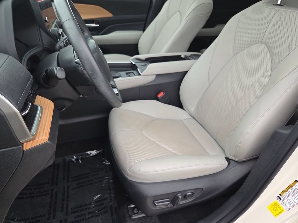 Used 2024 Toyota Grand Highlander AWD Hybrid image 8
