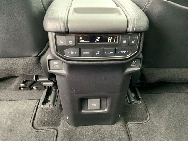 Used 2024 Toyota Grand Highlander Platinum image 33