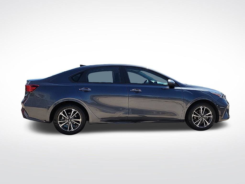 Used 2024 Kia Forte LXS w/ LXS Technology Package FWD image 5
