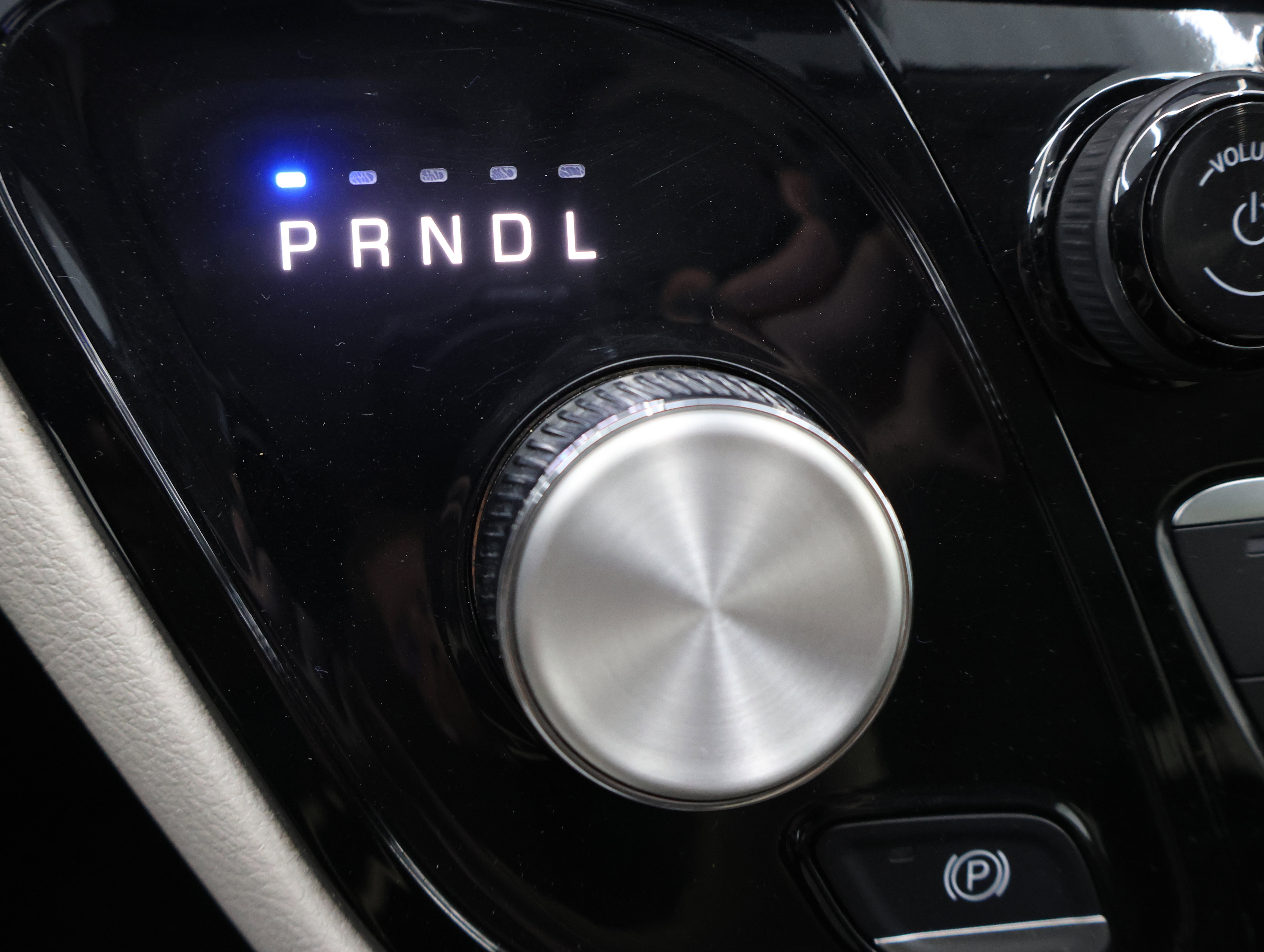 Used 2024 Chrysler Pacifica Touring-L FWD image 46