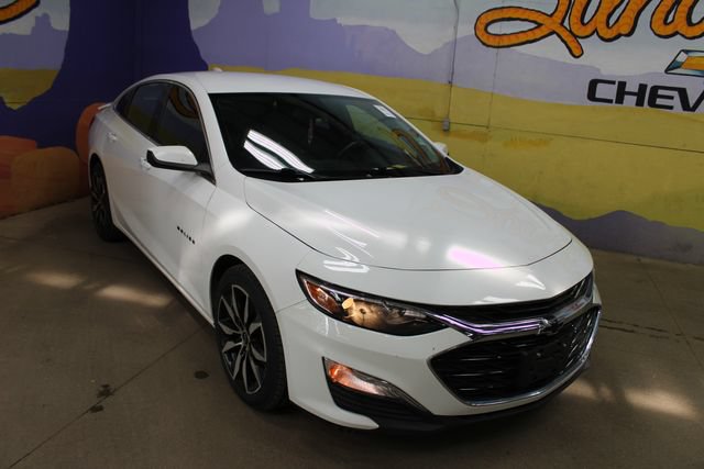 Used 2021 Chevrolet Malibu RS FWD image 2