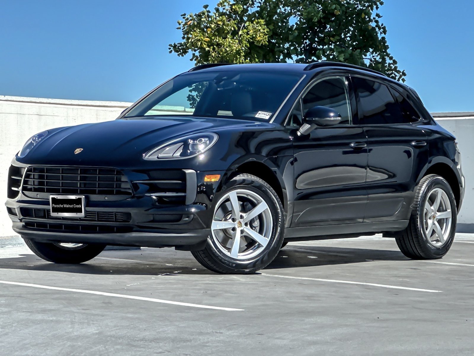 Certified 2020 Porsche Macan AWD/4WD image 1