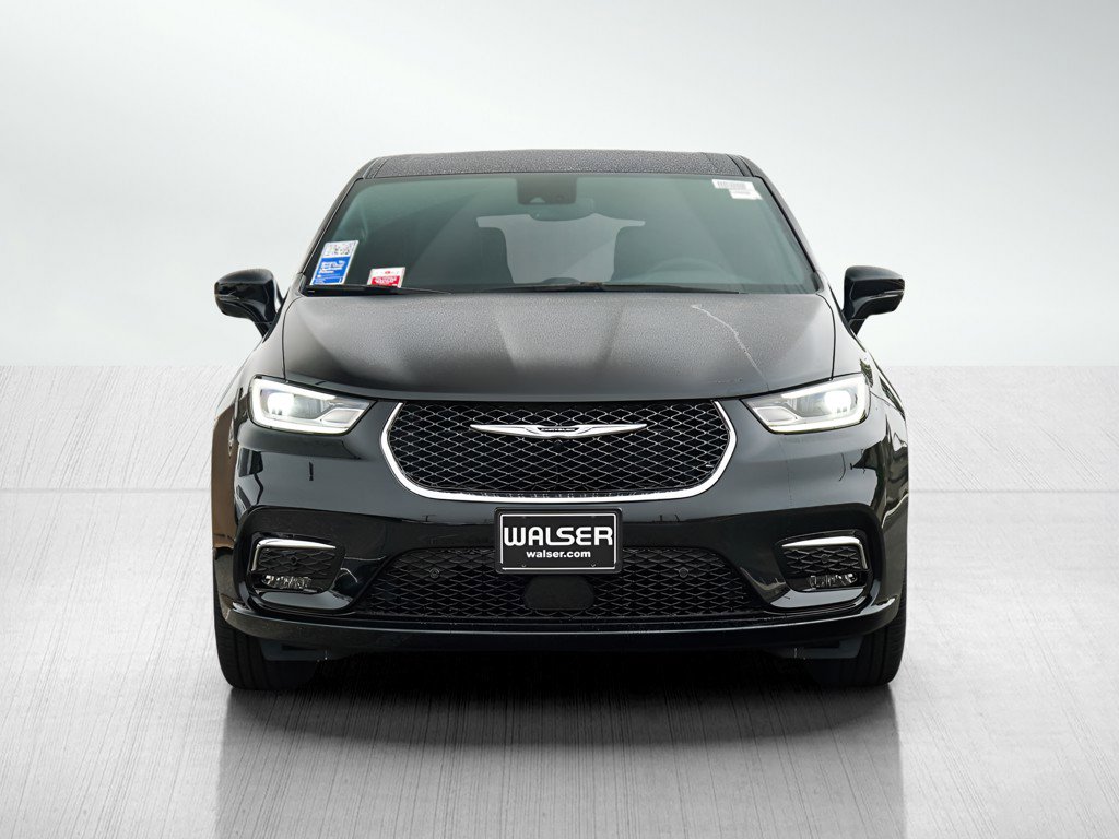 New 2026 Chrysler Pacifica Select image 2