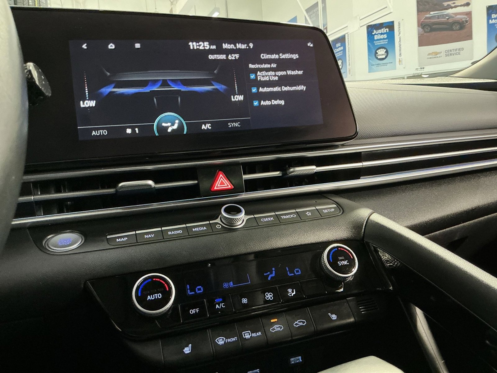 Used 2023 Hyundai Elantra Limited image 29