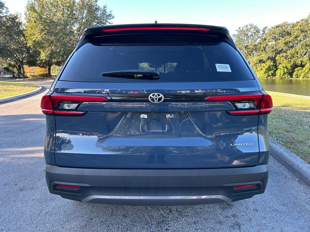 Used 2024 Toyota Grand Highlander Limited image 4