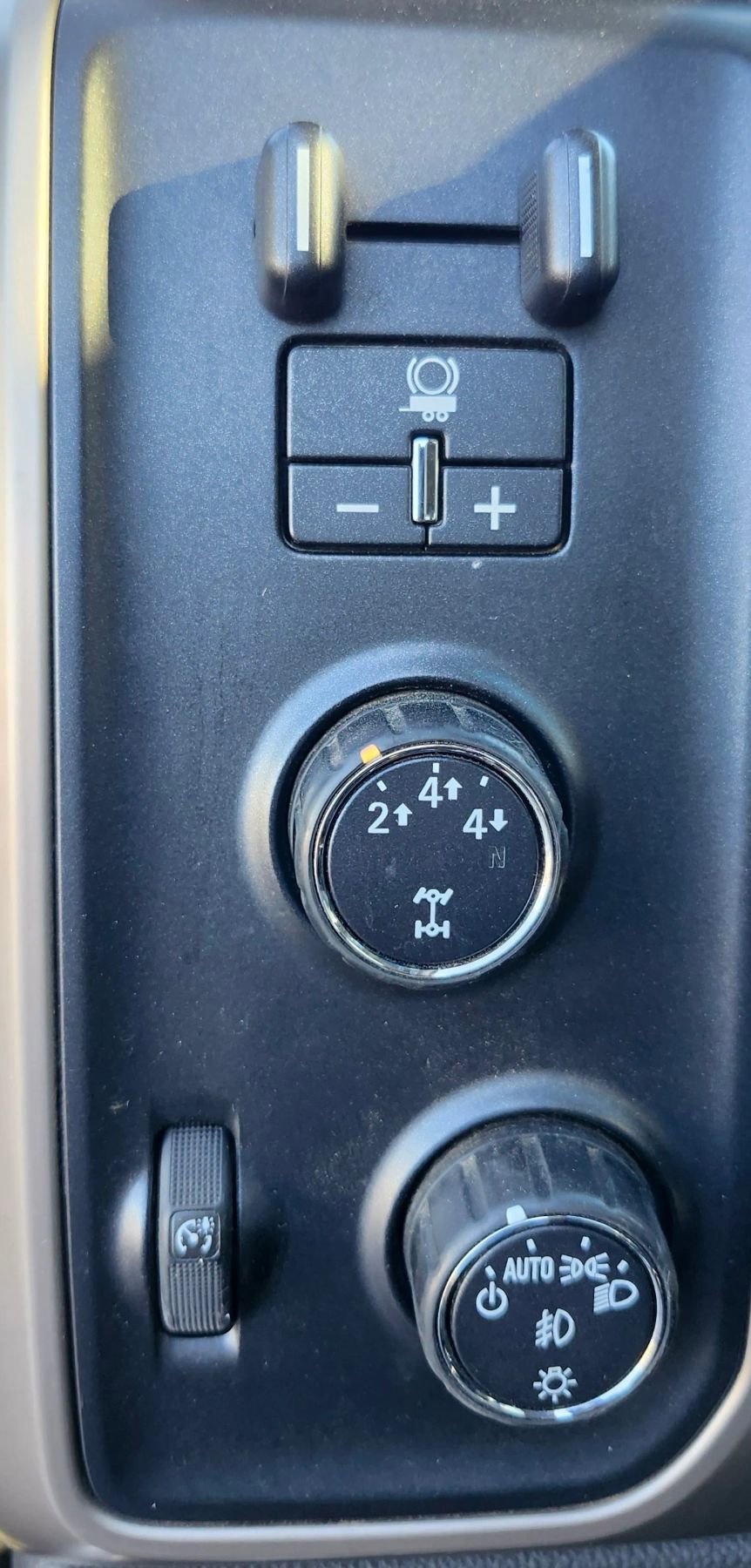 Used 2016 GMC Sierra 2500 Denali w/ Duramax Plus Package image 23