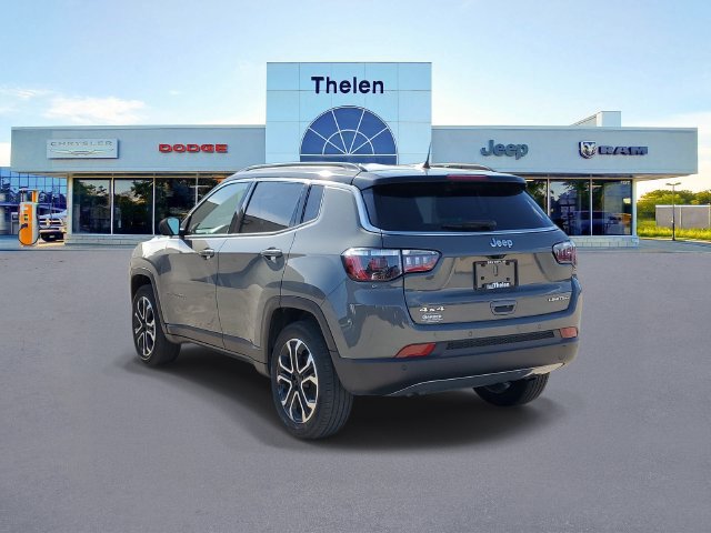 Used 2024 Jeep Compass Limited AWD/4WD image 3