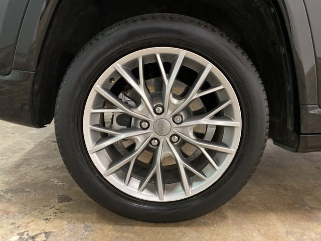 Used 2022 Jeep Grand Cherokee Summit image 30