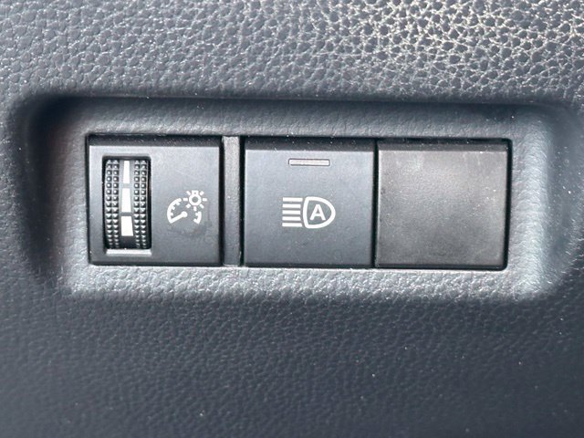 Used 2024 Toyota RAV4 XLE AWD/4WD image 23