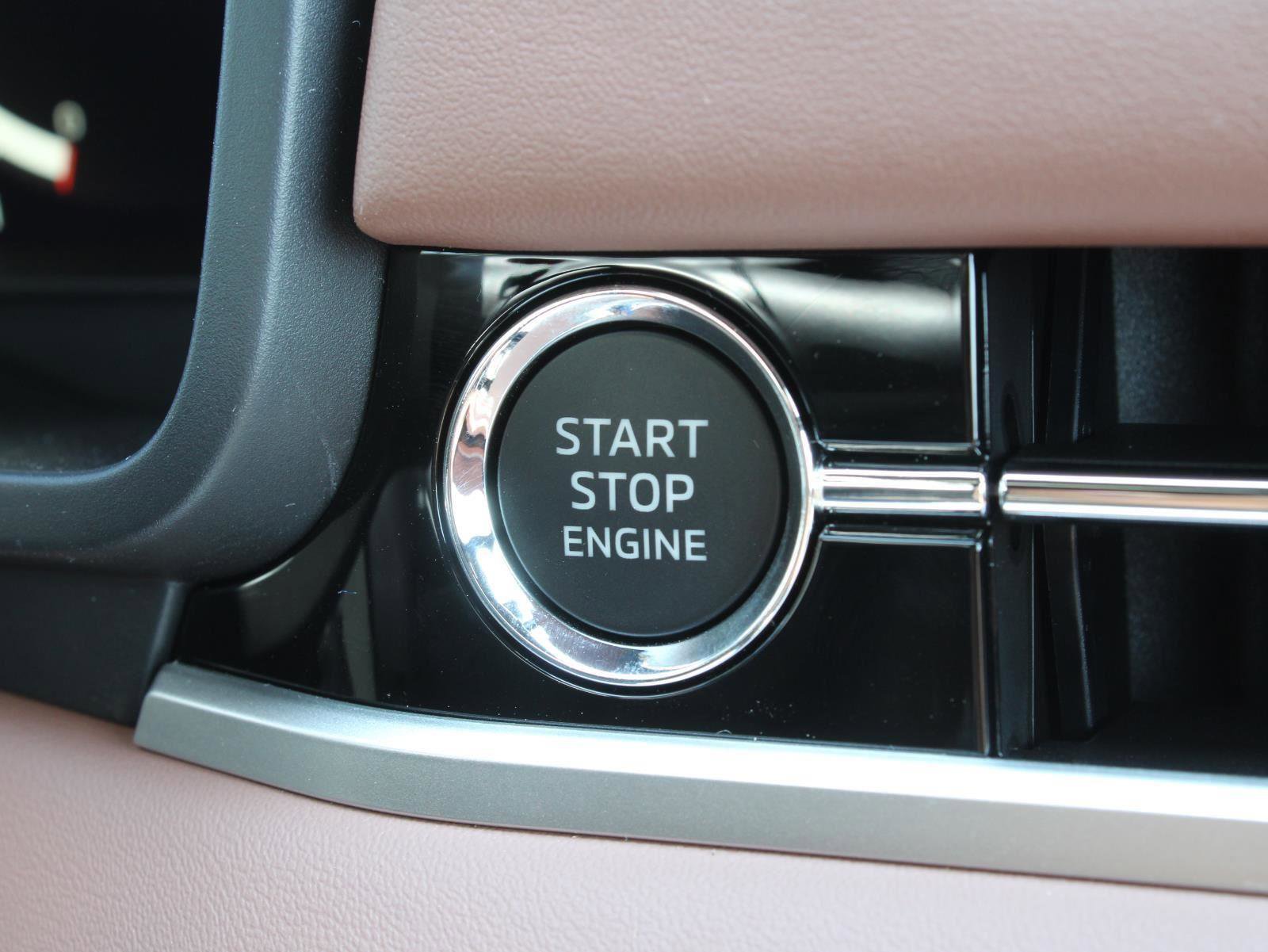 New 2025 Mitsubishi Outlander SEL image 31