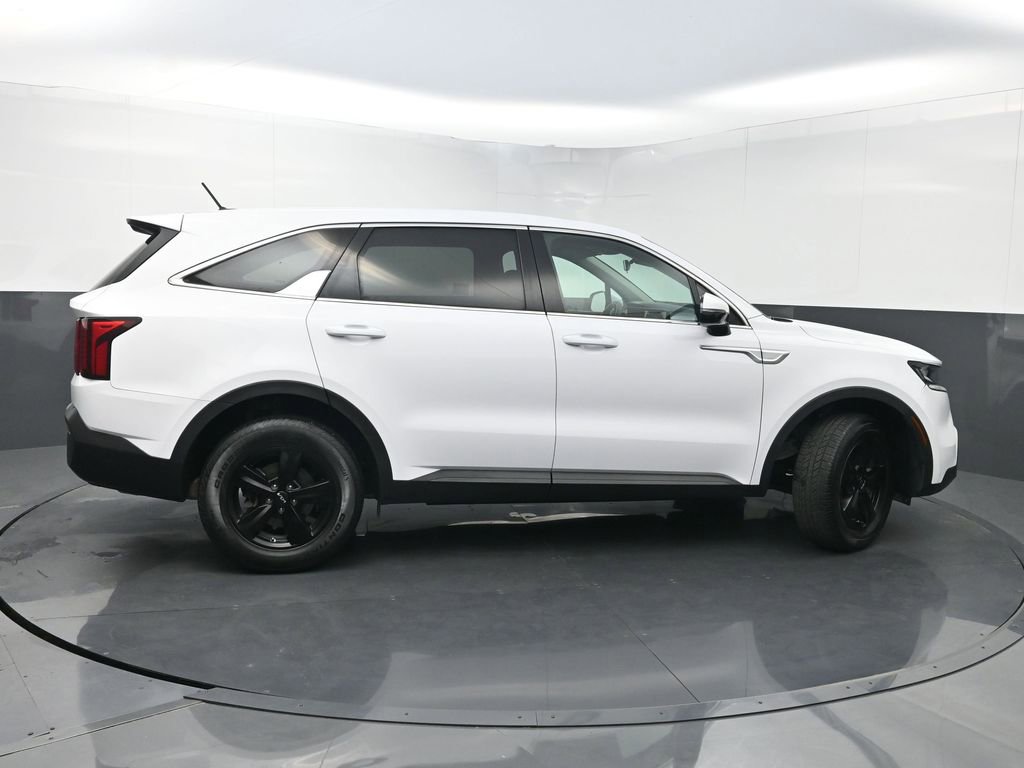 Used 2022 Kia Sorento LX image 41