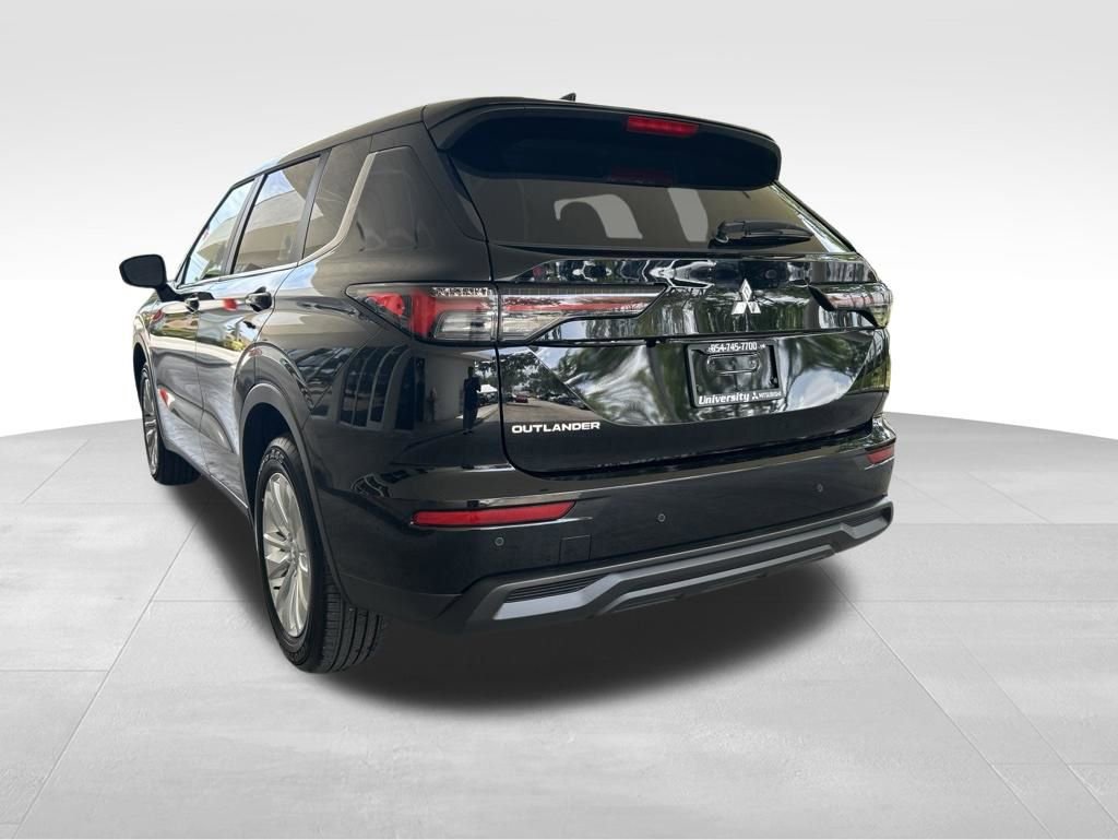 New 2026 Mitsubishi Outlander ES FWD image 4