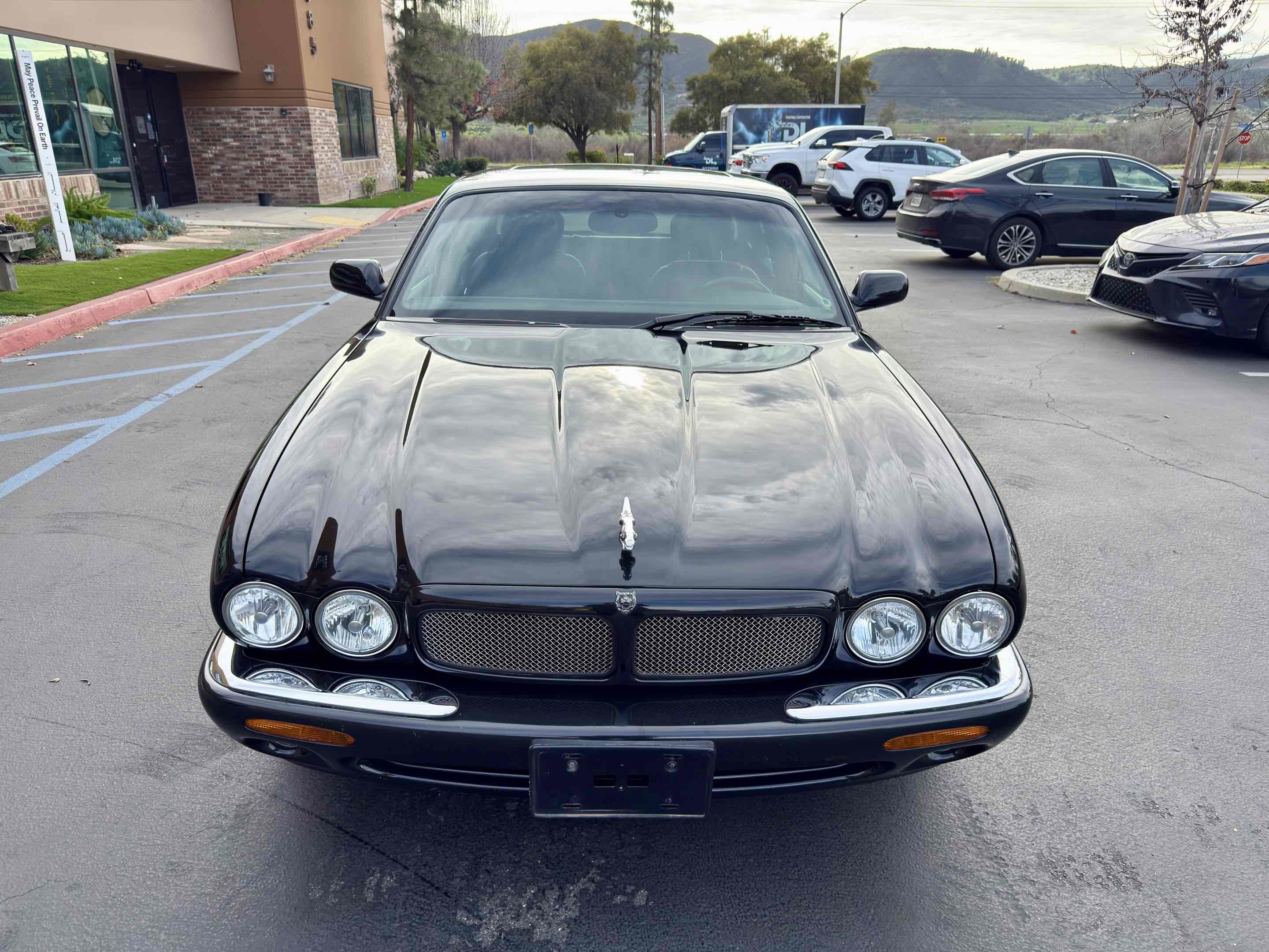 Used 2002 Jaguar XJ8 image 8