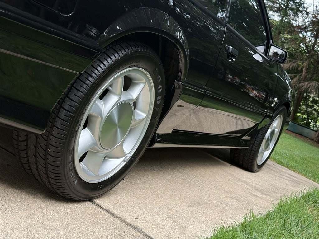 Used 1993 Ford Mustang Cobra RWD image 36