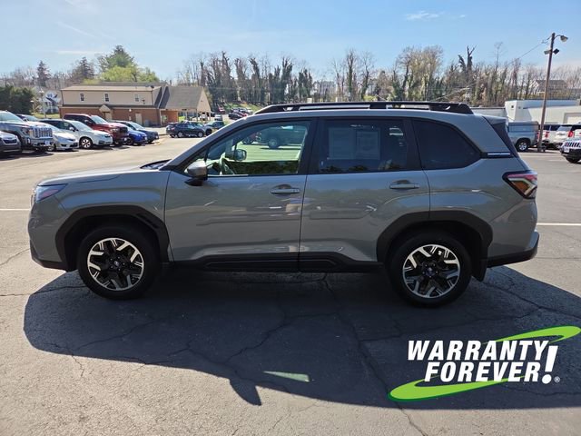 Used 2025 Subaru Forester Premium image 4