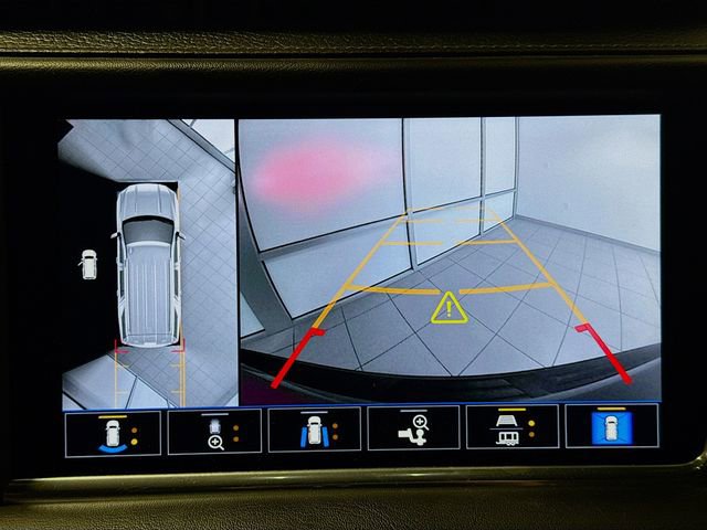 Used 2021 GMC Yukon XL Denali image 14