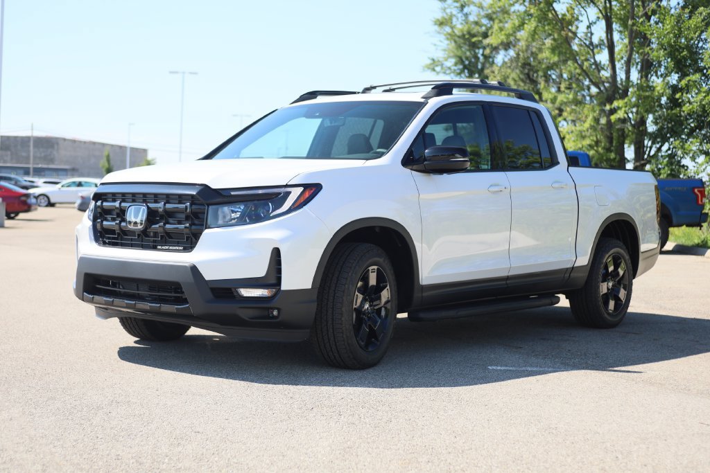 New 2026 Honda Ridgeline Black Edition image 3